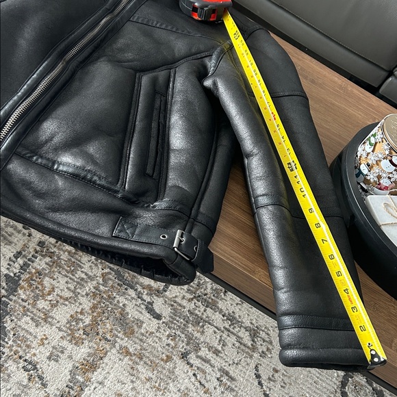 Trendy Black Teddy Jacket - Picture 9 of 10